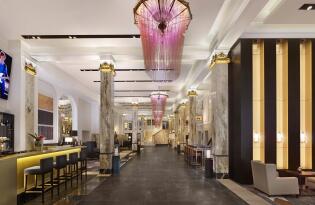 Ein extravagantes Traditionshotel neu interpretiert