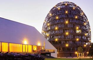 Wohnen und Genießen im futuristischen Ei-Hotel im Sauerland