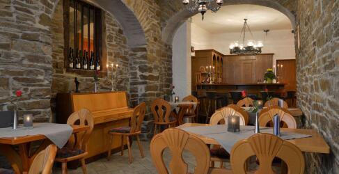 moselhotel-burg-cafe-alken-1