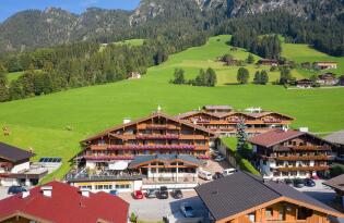 Wellnessauszeit mit 360° Bergpanorama-Dachterrasse in Tirol